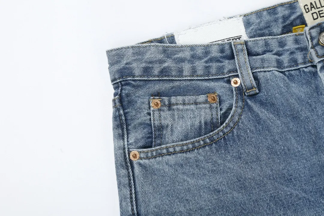 -Size upper body P286#G77 GALLERY DEPT.G letter patch pudding 5001 denim washed and distressed spliced jeans -Original purchase and pattern making to truly restore the ultimate vintage texture -Original hardware accessories, washed and other elevators, QR code analysis are all purchased from the original factory, high degree of restoration, you are welcome to compare with a certain product~ -Three-dimensional version Loose and comfortable, not picky about the figure, taller and slimmer, factory Seiko, original factory quality control, same style for men and women, can be matched with couples Versatile recommendation: must-have jeans for all seasons Color: blue Size: S-XXL (28-36)